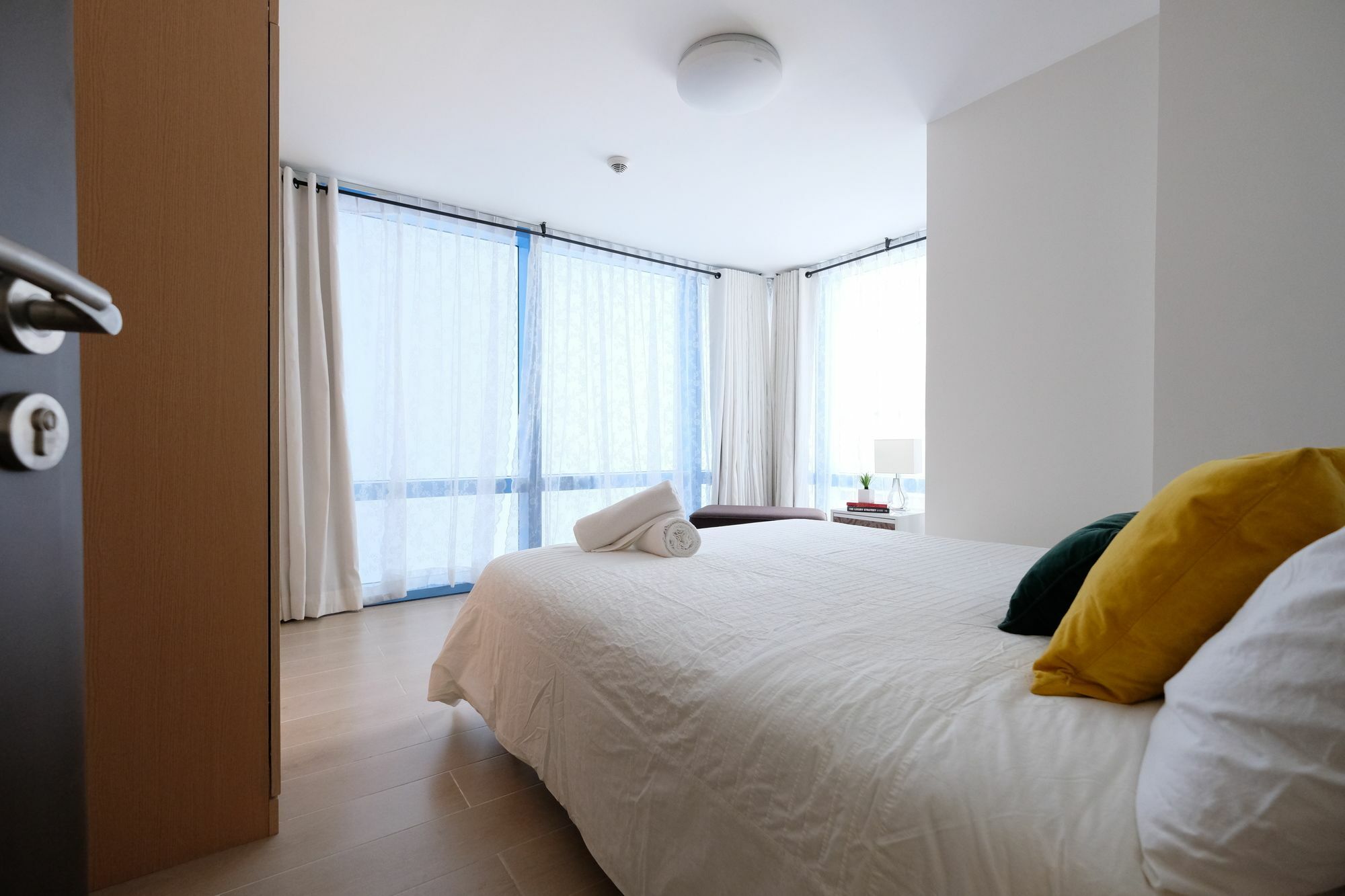 Csuites At Two Central Residences Makati City Esterno foto