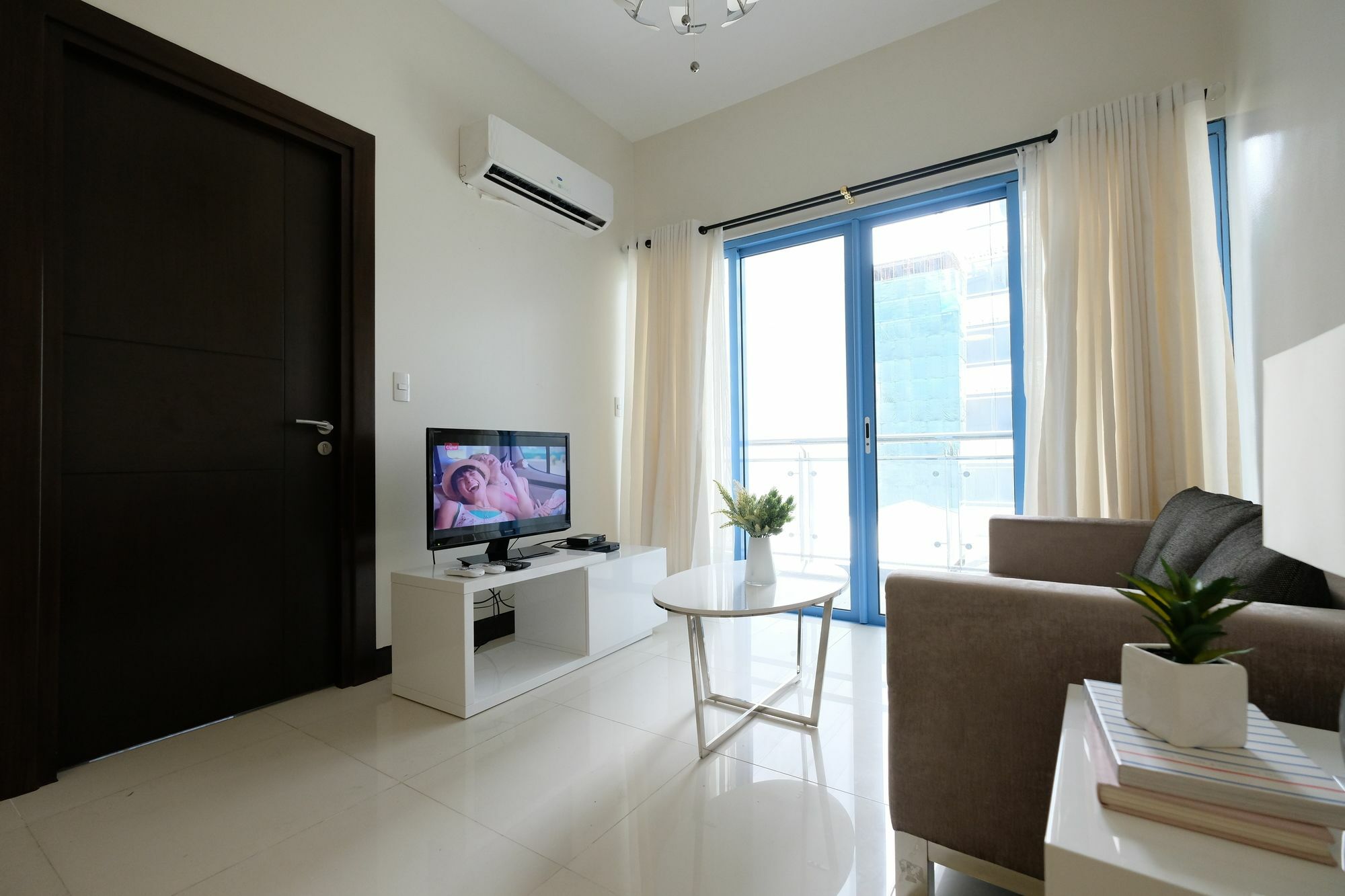 Csuites At Two Central Residences Makati City Esterno foto