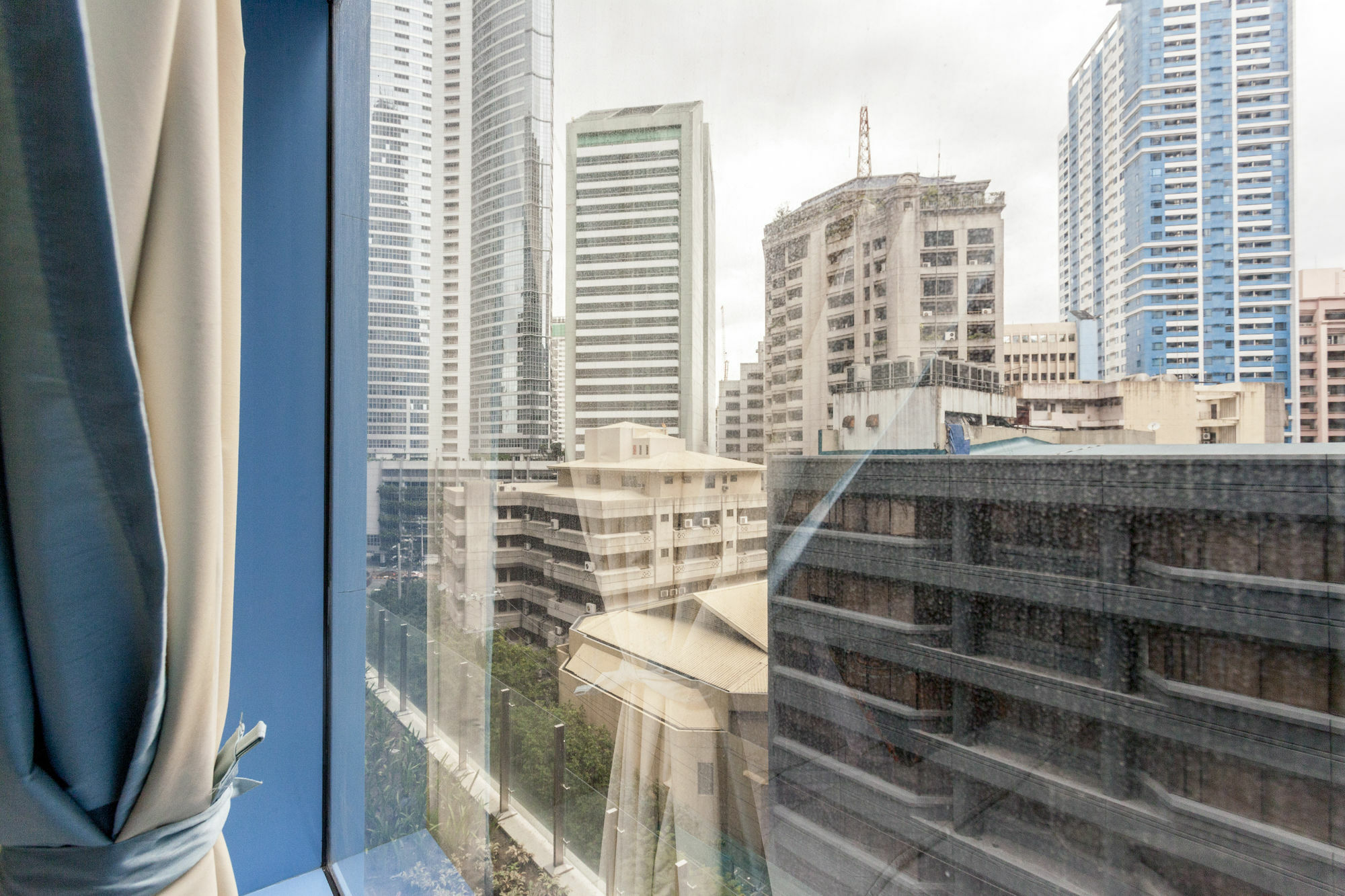 Csuites At Two Central Residences Makati City Esterno foto